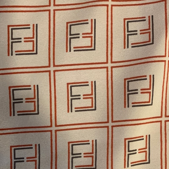 Fendi Beige,Black and Red Geometric Logo scarf 100% silk - Picture 4 of 5